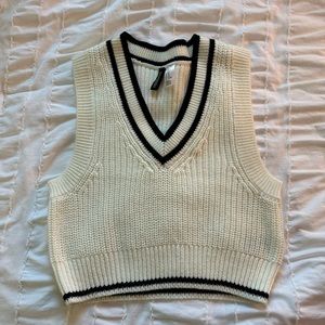 H & M cropped sleeveless sweater size US XS